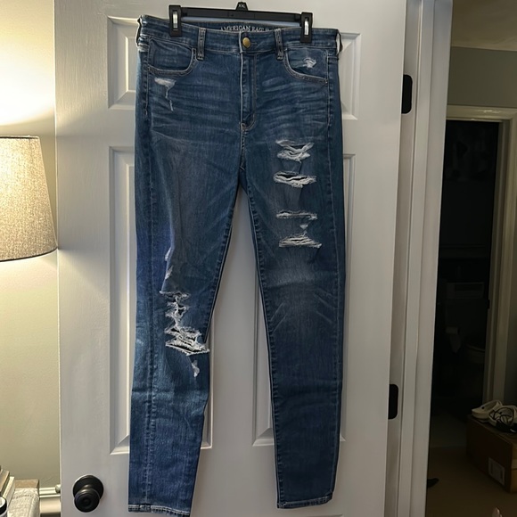 Women’s American Eagle Jeans - Picture 1 of 3